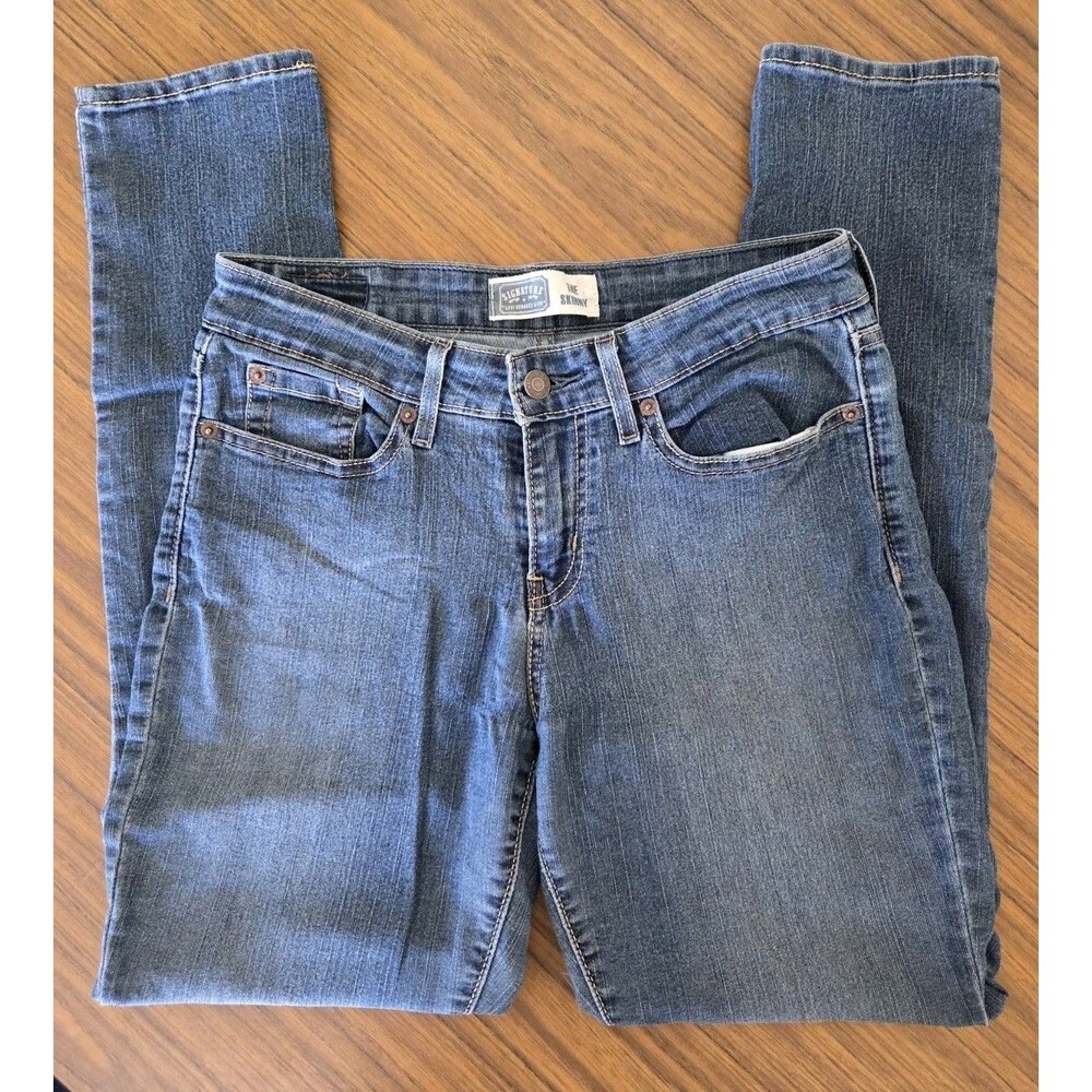Levi Strauss Signature The Skinny Women’s Mid Rise Skinny Jeans Stretch Med Wash